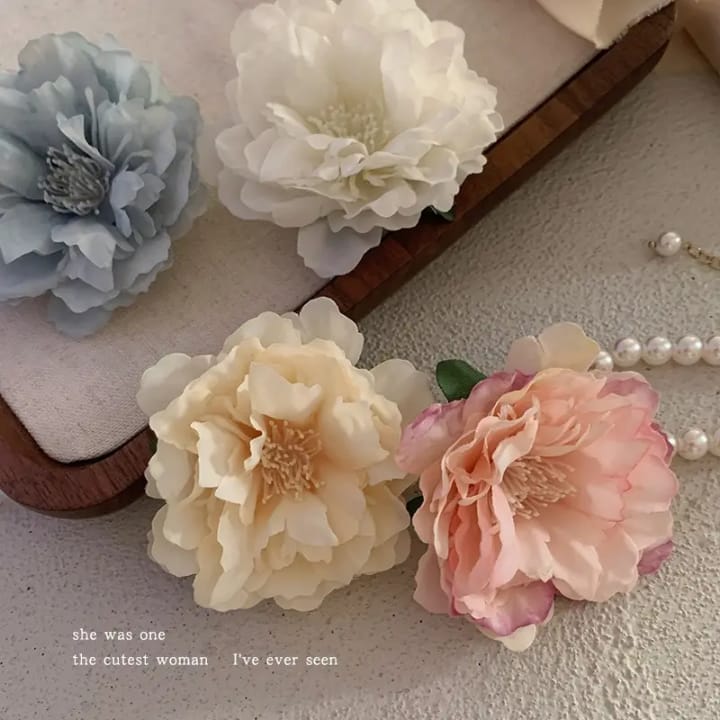 Elegant Fabric Flower Hair Clips for Women – Realistic 3D Rose Design