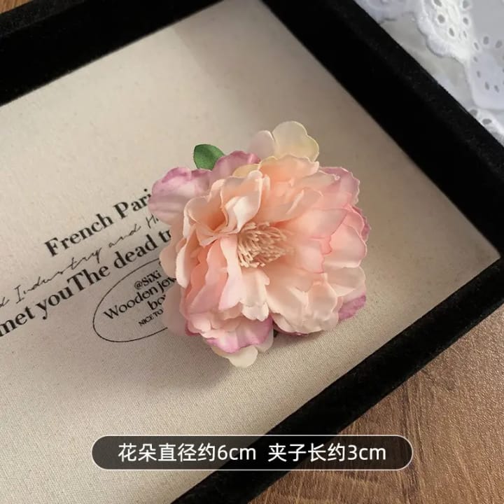 Elegant Fabric Flower Hair Clips for Women – Realistic 3D Rose Design