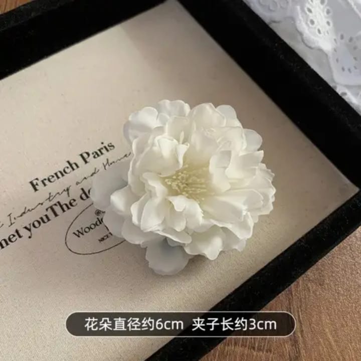 Elegant Fabric Flower Hair Clips for Women – Realistic 3D Rose Design