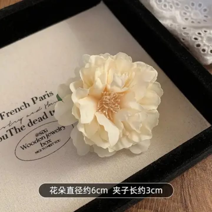 Elegant Fabric Flower Hair Clips for Women – Realistic 3D Rose Design