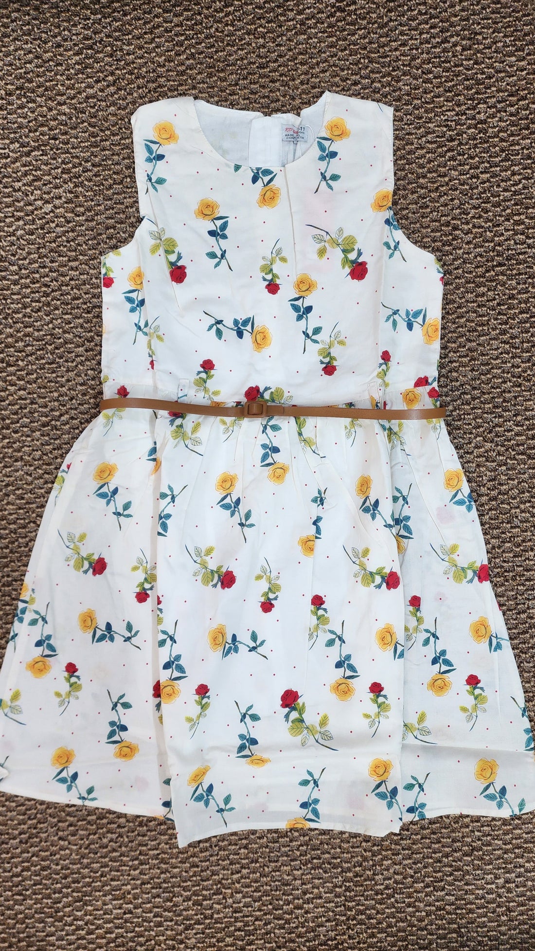 Floral print sleeveless dress with belt